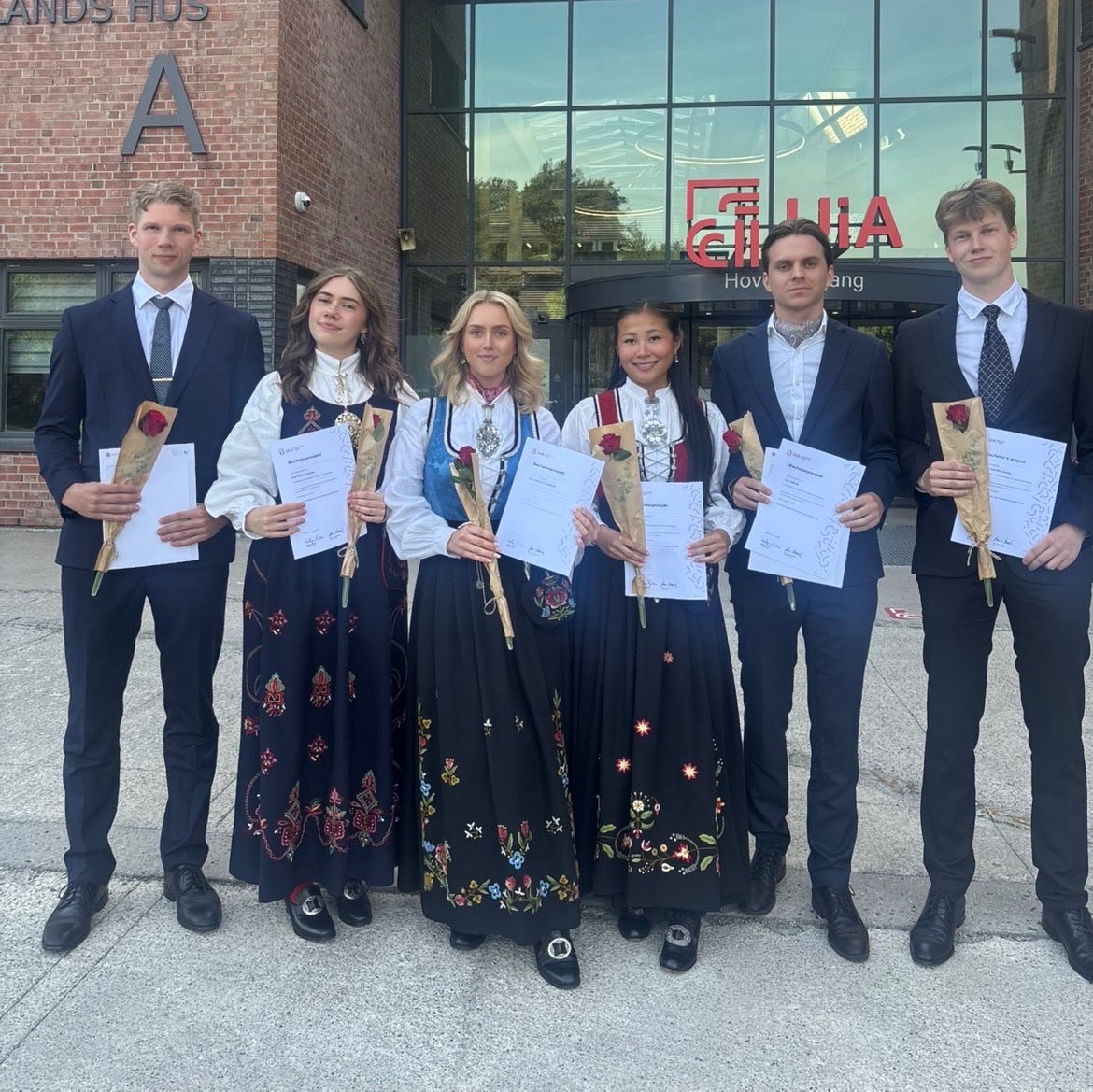 Bachelorutdeling foran UiA